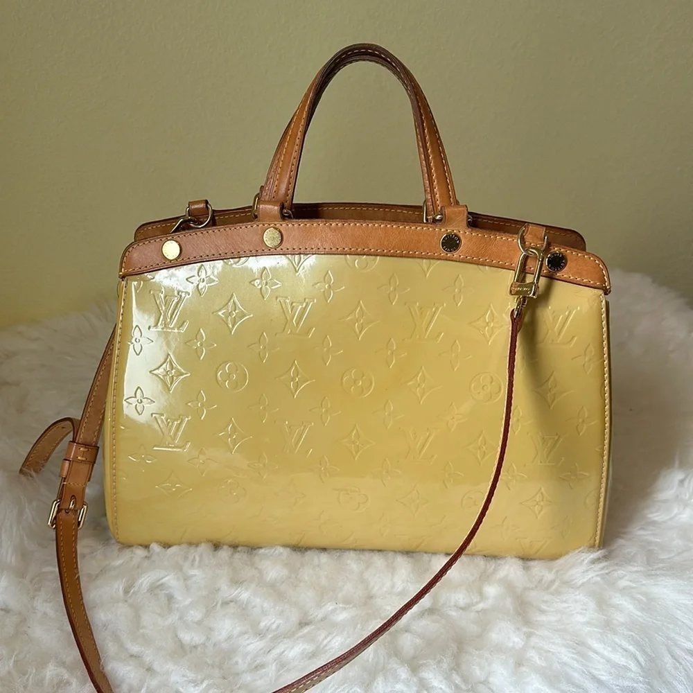 💯Authentic LOUIS VUITTON Vernis Brea MM Blanc Corail Handbag🍀